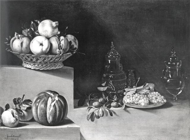 Anonimo — Juan van der Hamen y León - sec. XVII - Natura morta con cesto di melagrane, uva, prugne, melone e vetri — insieme